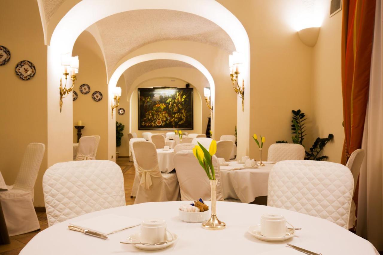 Palazzo Alabardieri Наполи Екстериор снимка