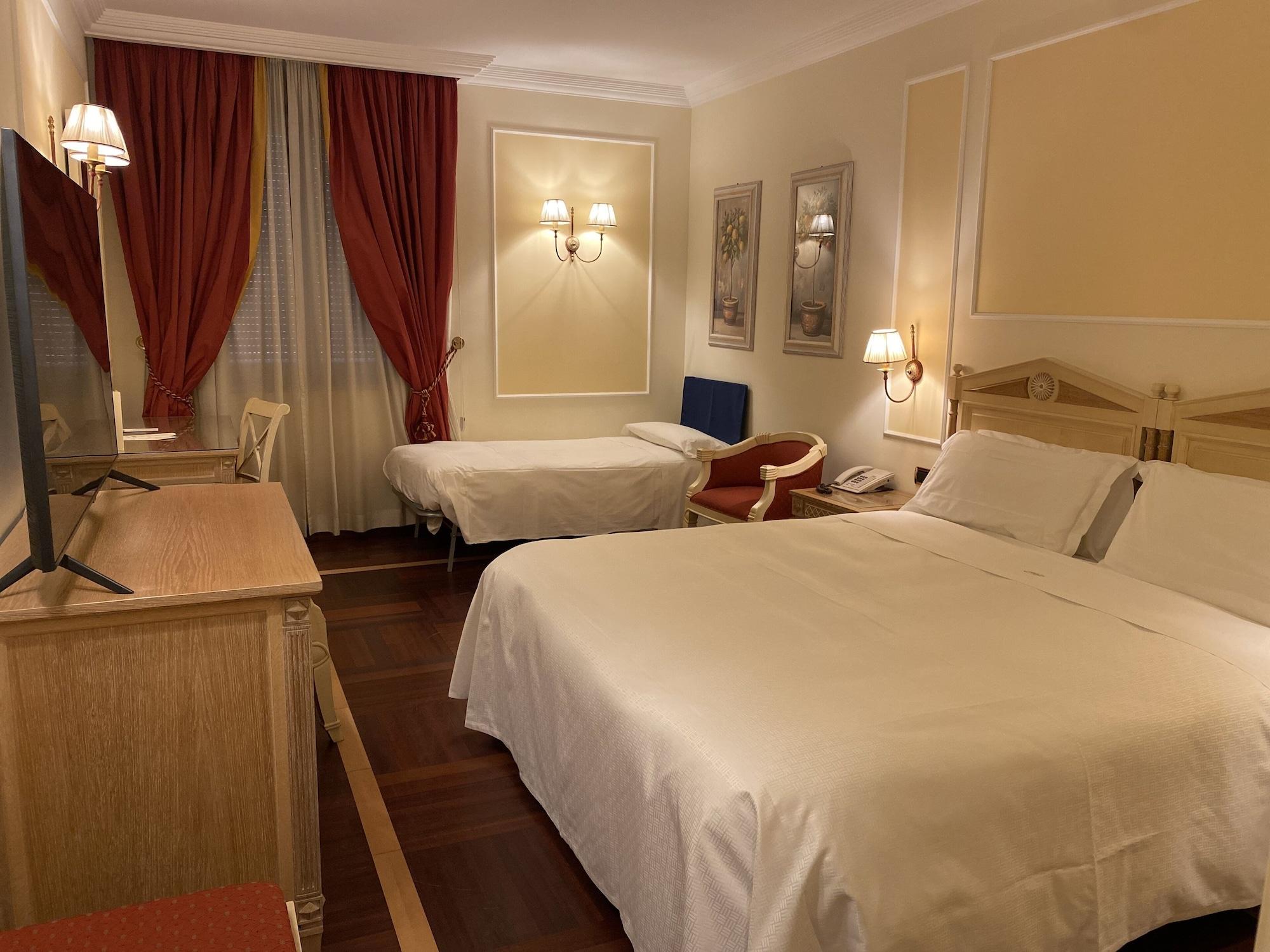 Palazzo Alabardieri Наполи Екстериор снимка