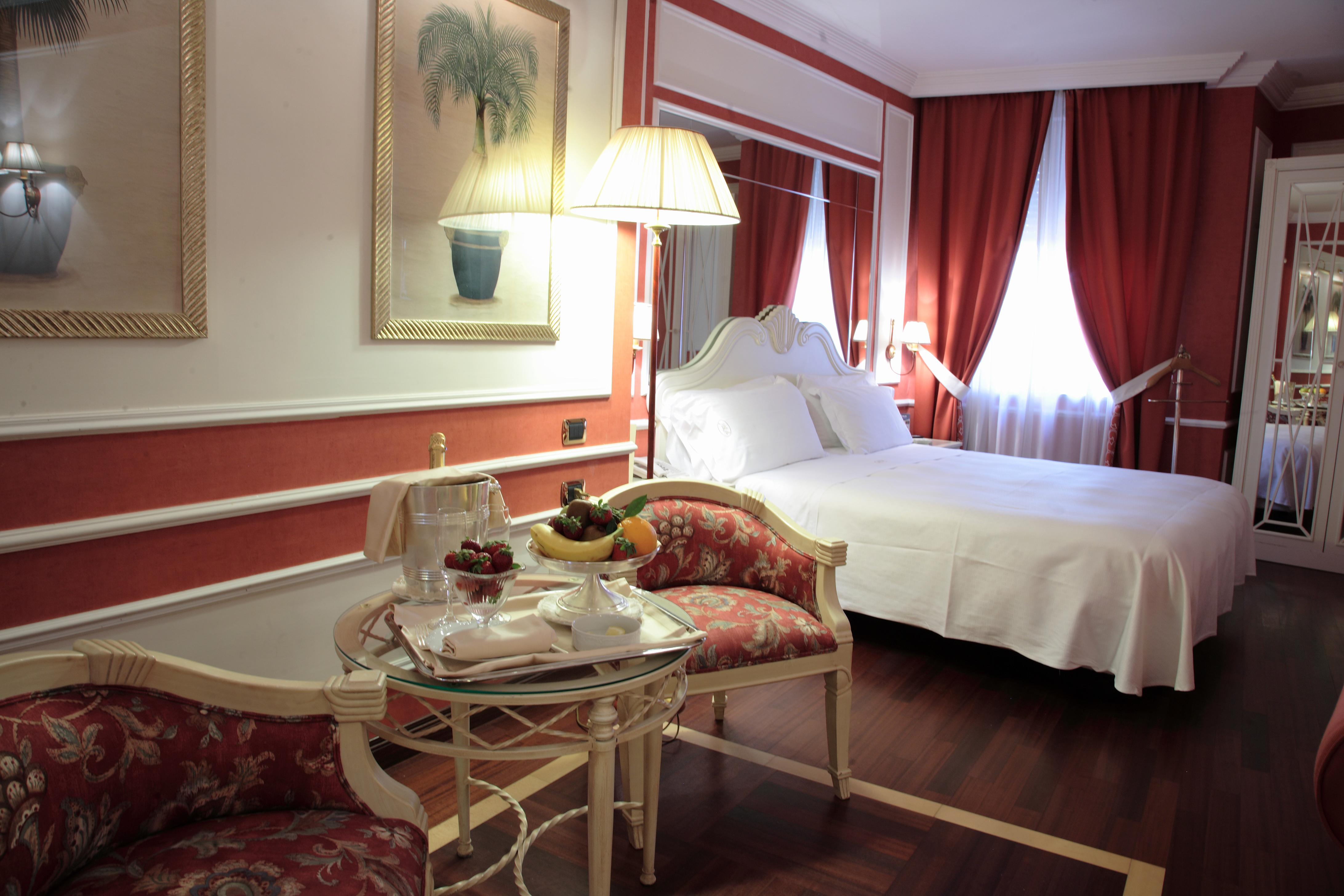 Palazzo Alabardieri Наполи Екстериор снимка