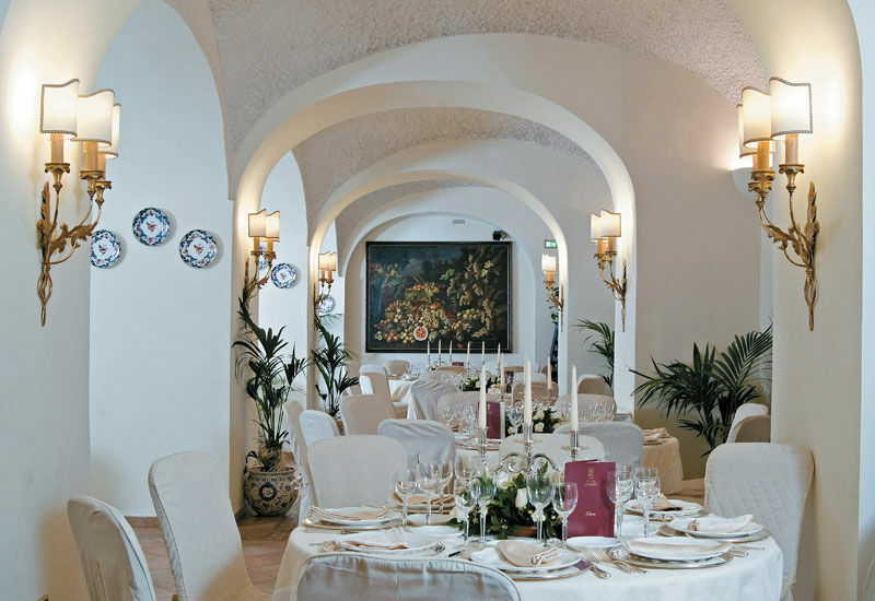 Palazzo Alabardieri Наполи Екстериор снимка