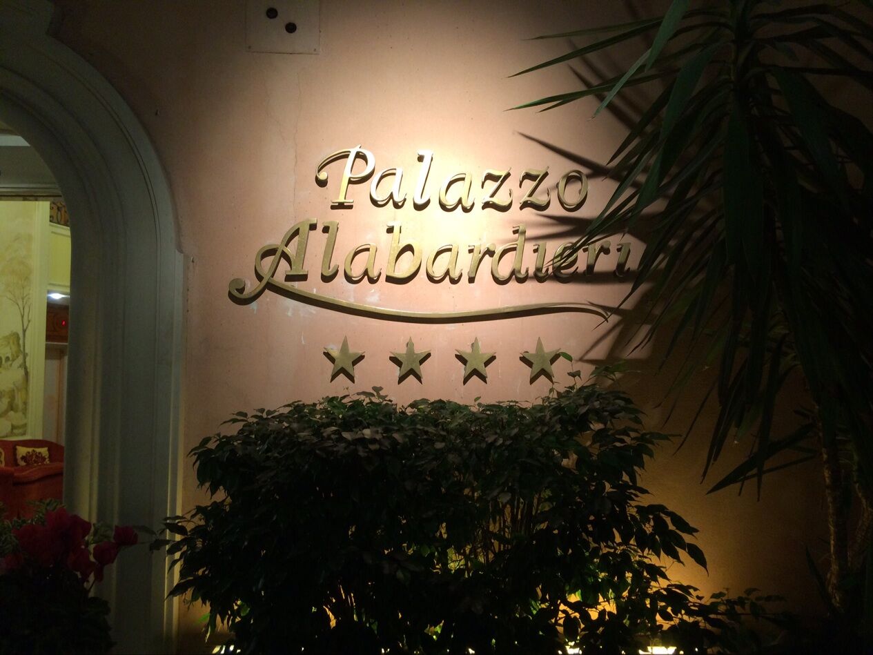 Palazzo Alabardieri Наполи Екстериор снимка